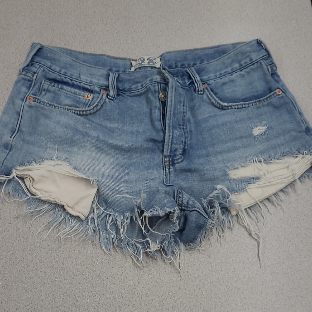 We The Free Casual Blue Distressed Jean Shorts Size 28
